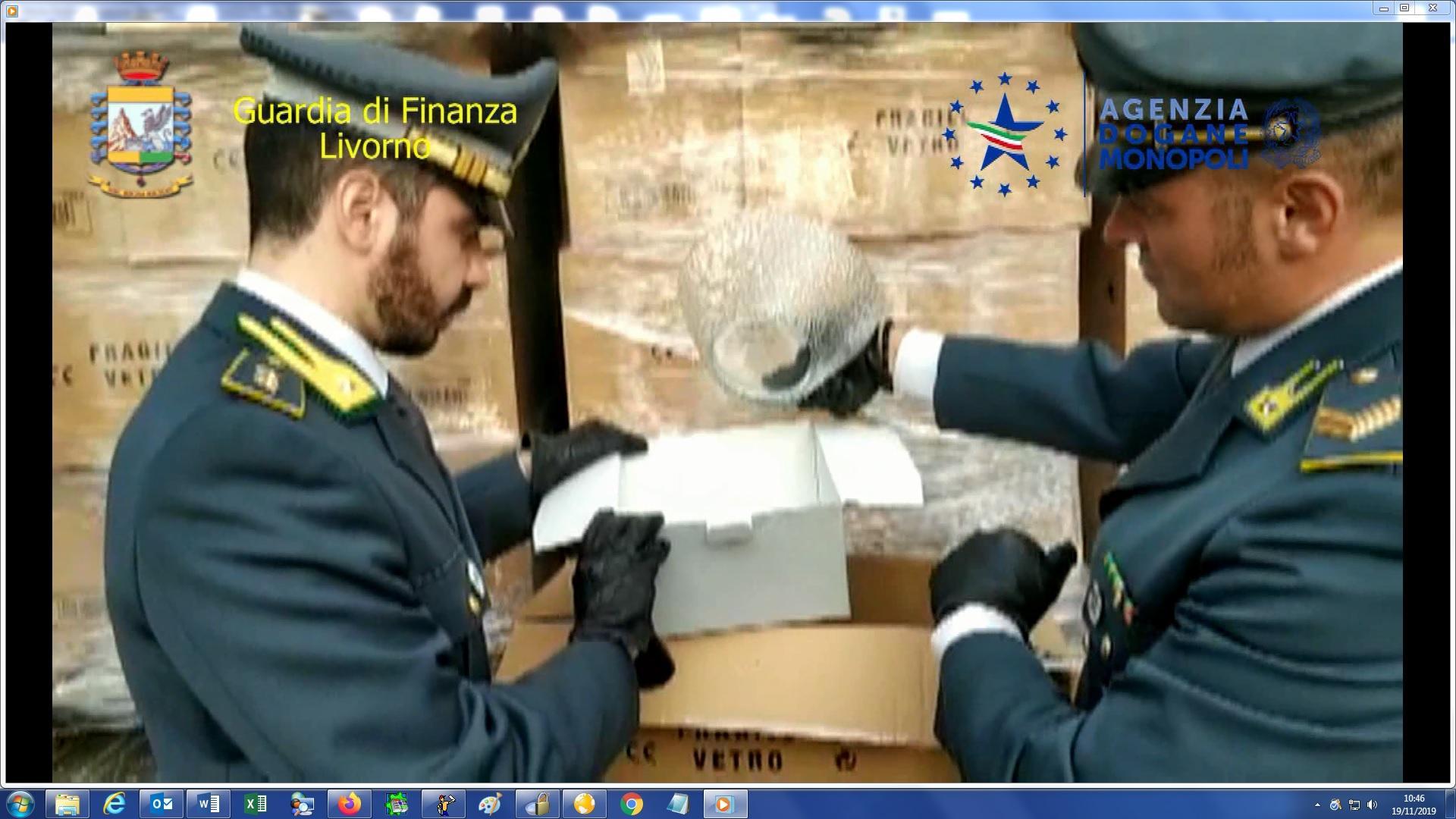 Insalatiere e brocche taroccate: sequestrati in porto 4mila pezzi di falsi made in Italy 