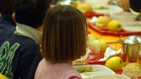“Mensa? Oggi no” ma bisogna dirlo con un sms