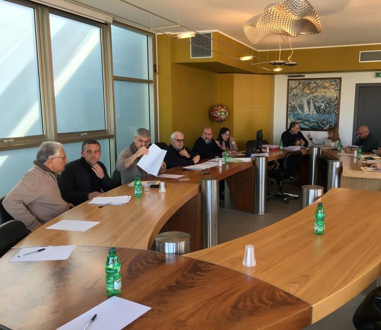 Gestione associata, giorno decisivo: vertice sul contributo di sbarco 