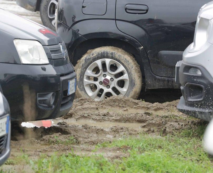 Mediopadana, contro il caos dei parcheggi arriva un servizio navetta da 260.000 euro 