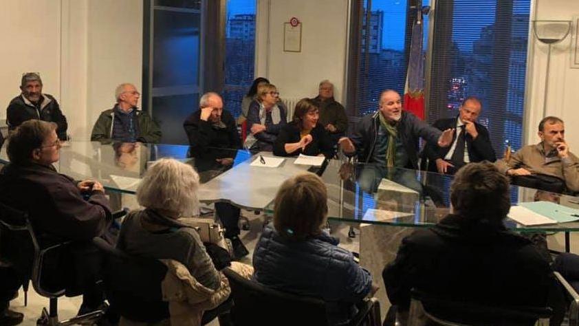 Ritorna lo spettro degli Aru e i comitati vanno dal sindaco