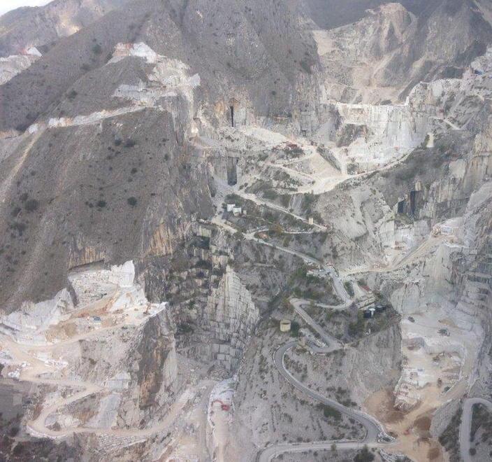 La terza via ambientalista nasce all’ombra delle Apuane