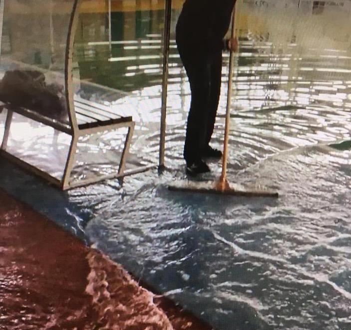 «Palasport allagato, il Comune si assuma le responsabilità» 