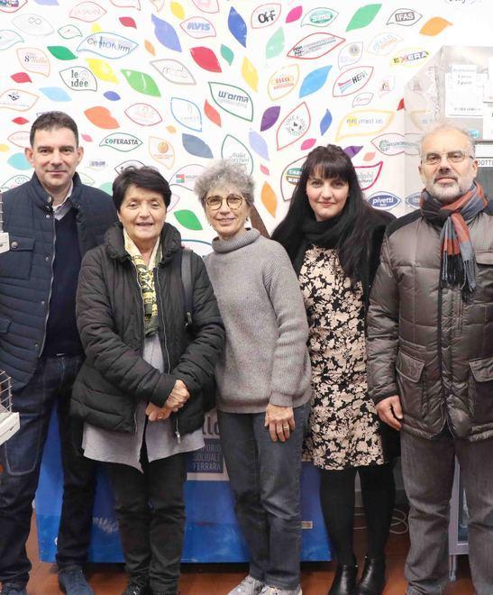 Consiglieri in visita all’emporio il Mantello 