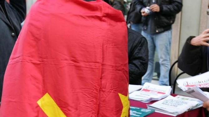 Zuppa del partigiano e inni rivoluzionari I comunisti si ritrovano alla “cena rossa”