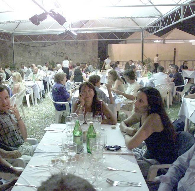 Pranzo al ristorante o in agriturismo c’è il tutto esaurito 