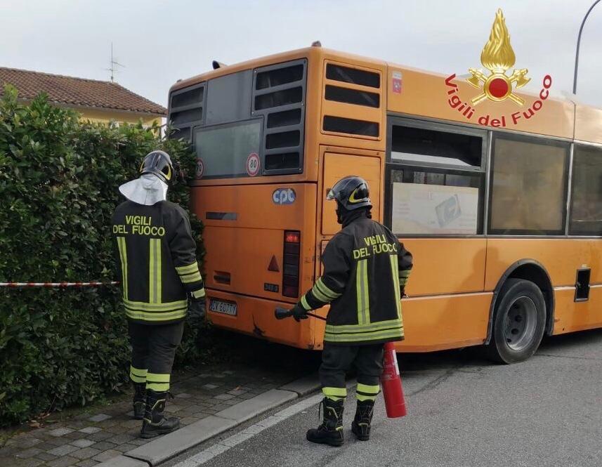 Fuga di gas in via Pungilupo, traffico interrotto
