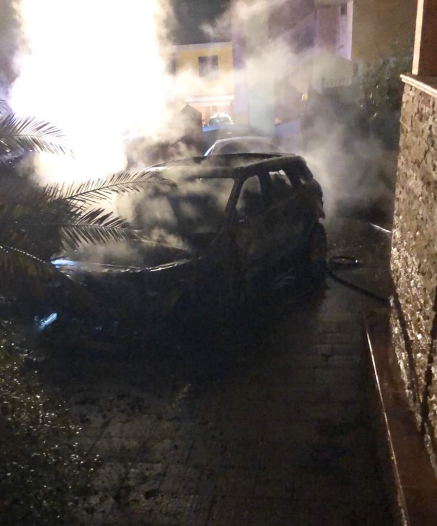 Porto Torres, a fuoco la Range Rover dell'ex calciatore Langella