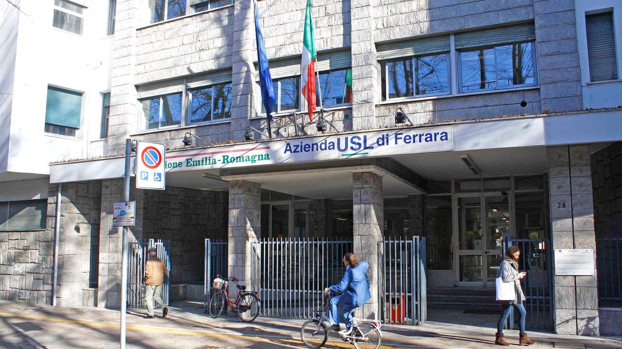 La sede dell'Asl di Ferrara in via Cassoli