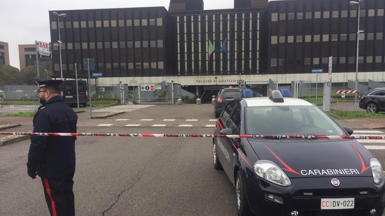 Allarme bomba in tribunale, evacuato il Palazzo di Giustizia per tre ore