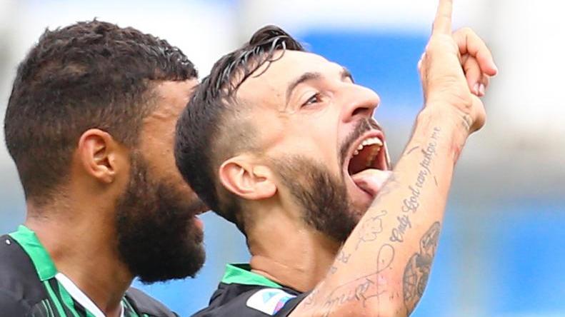 Bomber Caputo, idolo dei pugliesi di Modena tra famiglia, fantacalcio, gol e birra artigianale