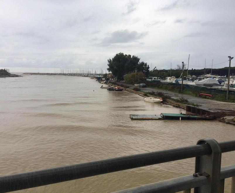 In stallo le opere per il ponte e gli argini sul fiume Cecina 
