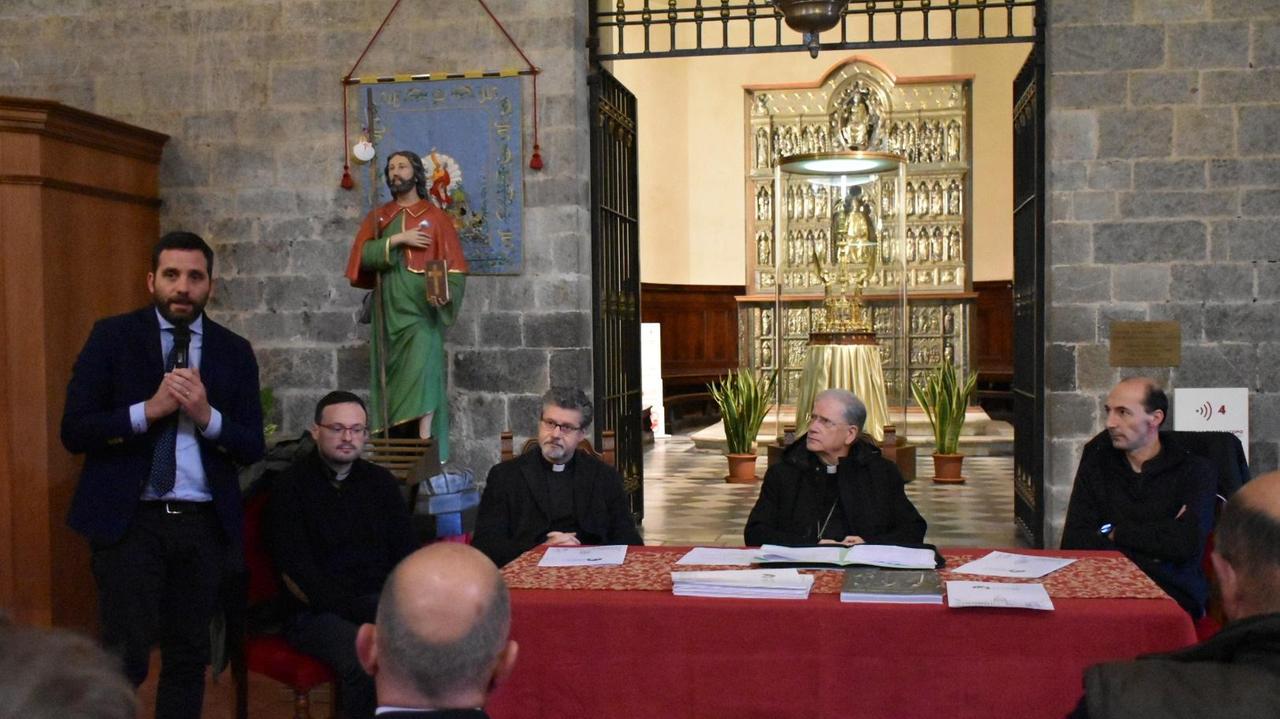 L'intervento del sindaco durante la conferenza stampa.