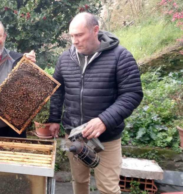 Stefano Tenerini del gruppo Apicoltori apuani