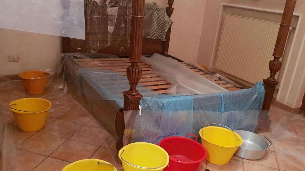 «Noi senza più tetto, con la casa a metà»
