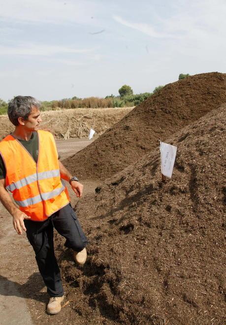 Controlli nelle case per il compostaggio con gli eco-vigili della Ideal Service 