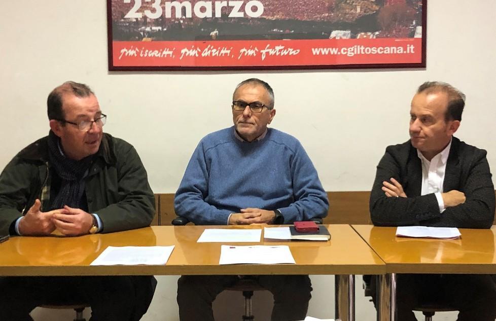 «Date più soldi agli operai ma niente aumenti Tari»