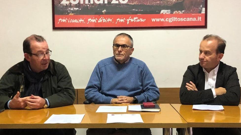 «Date più soldi agli operai ma niente aumenti Tari»
