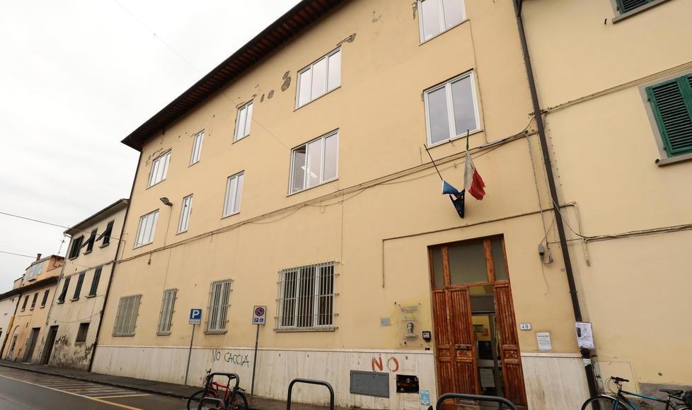 Porzione di ex ospedale e succursale di liceo