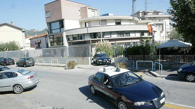 Badante ubriaca picchia due carabinieri