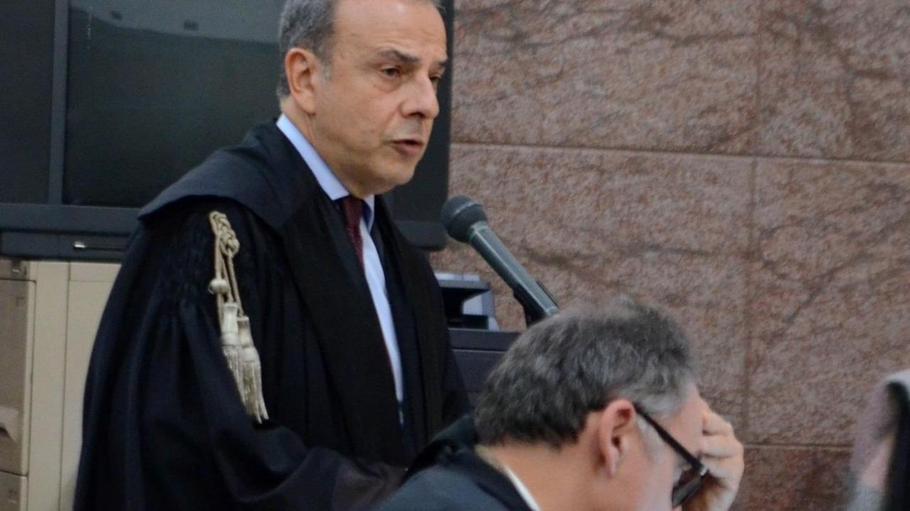 In aula dietrofront del legale e accuse al supertestimone
