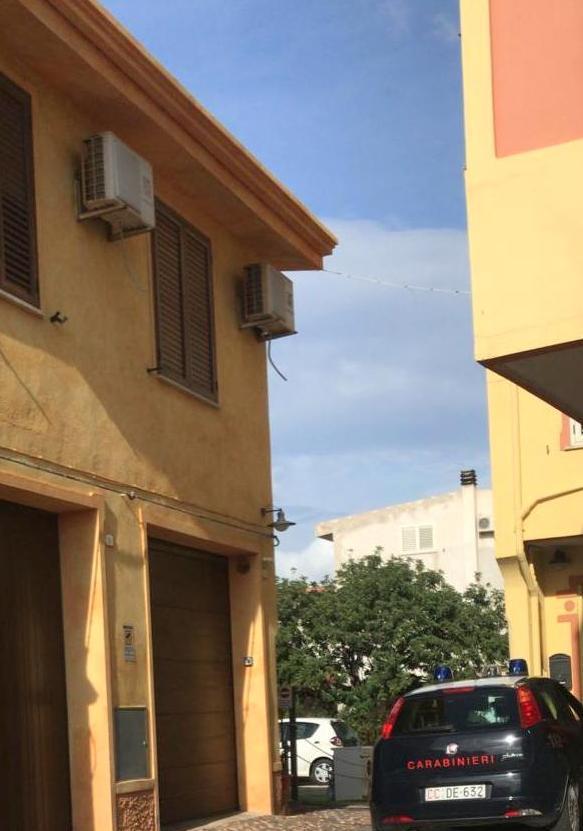 Il fornello acceso per sbaglio cucina in fiamme in piazza Satta 