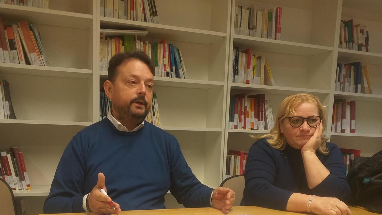 Alessandro Cartei e Paola Falsitto durante la conferenza stampa nella sede della Cgil di Pistoia