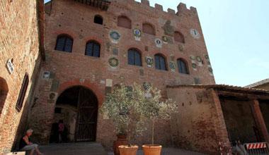Il Palazzo Pretorio apre tutta l’estate per aiutare il turismo 