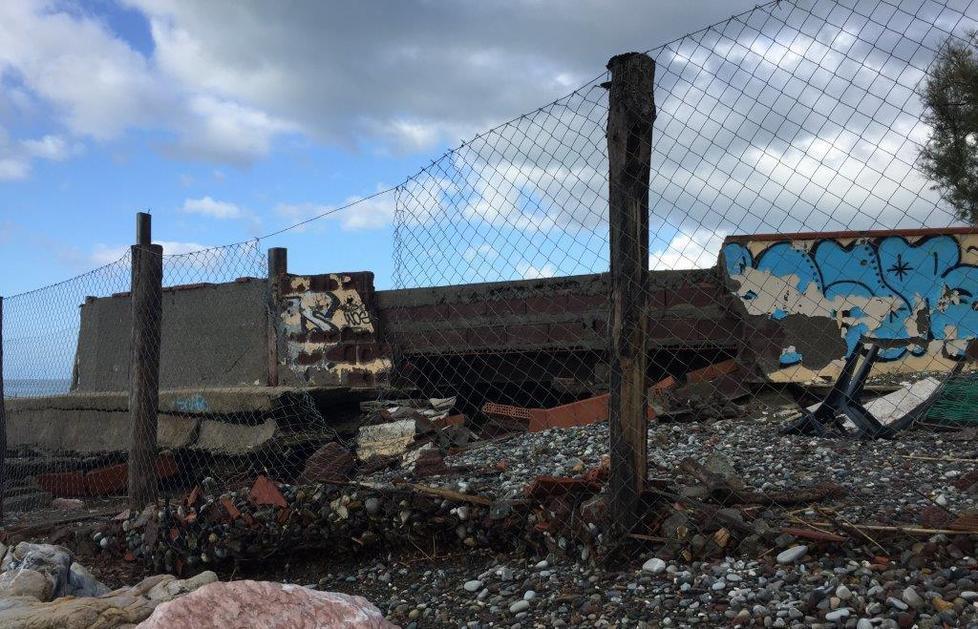 Degrado all'ex Villaggio francese, per i lavori mancano atti di Comune e Regione