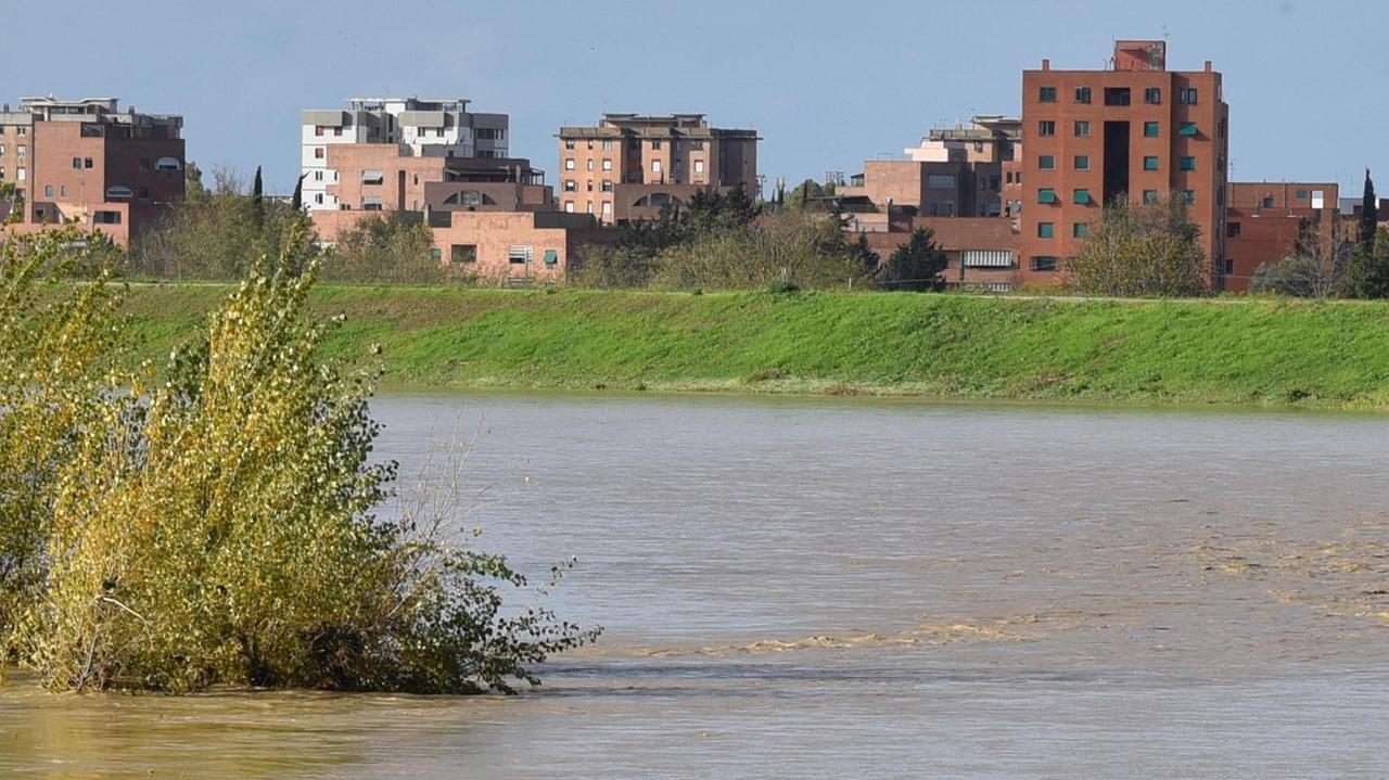 Maltempo: dai "curiosi" sull’argine alla mappa senza nomi. Cosa può dirci il drammatico test di domenica
