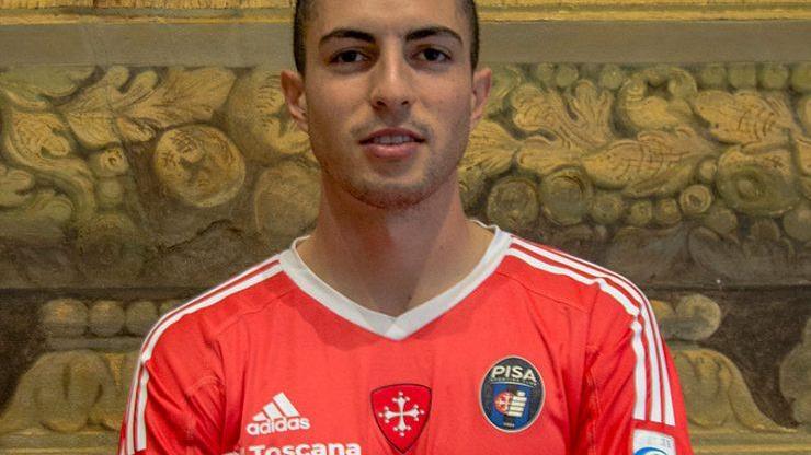 Video hard nel bagno di una discoteca: sospeso ex portiere del Pisa