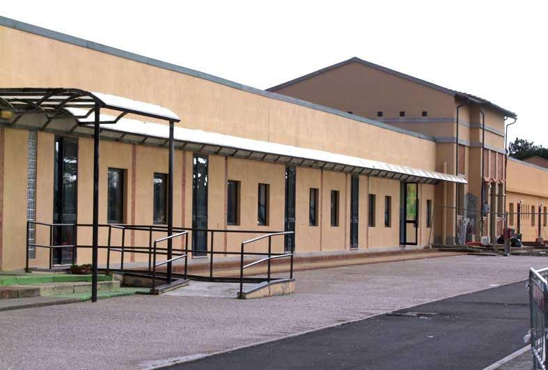 Topo morto in sala mensa, il Comune chiude la scuola elementare