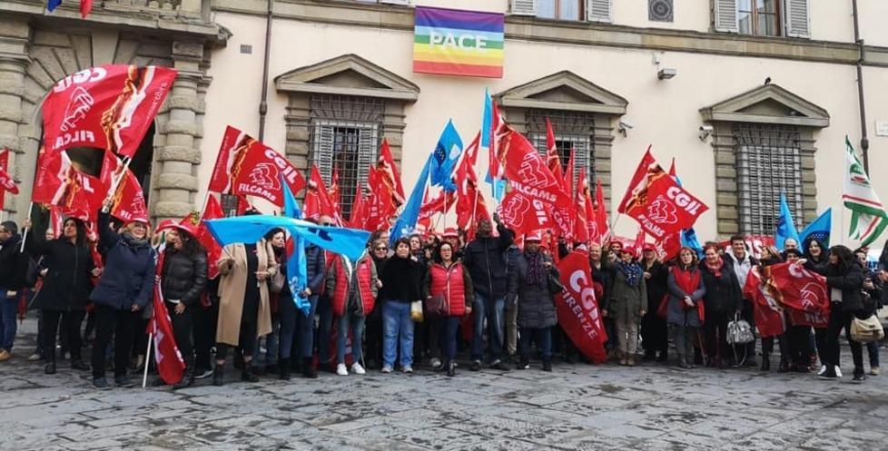 Scuola e personale in appalto: in 52 rischiano il proprio posto 