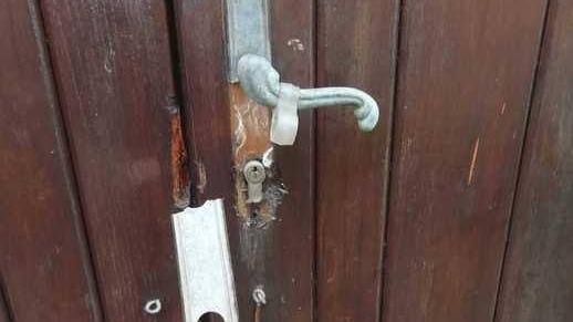 Tentano di entrarle in casa mentre è sola «Ho avuto paura»