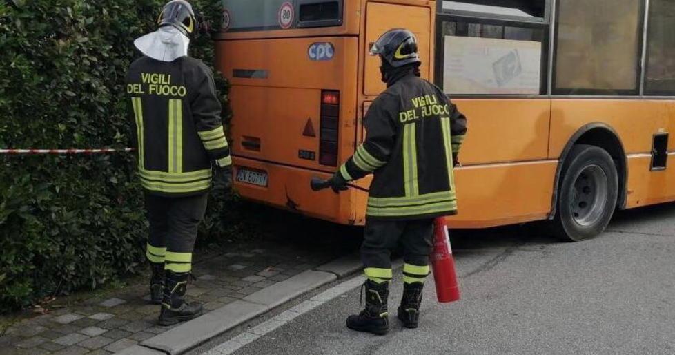 Bus rompe contatore del gas