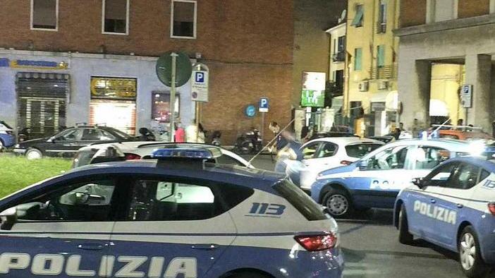 Sorpresi a spacciare in galleria patteggiano e tornano in libertà