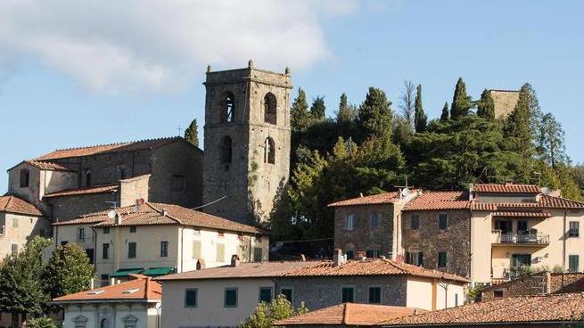 Anche “tree climbing” per ripulire la Rocca 20mila euro di lavori