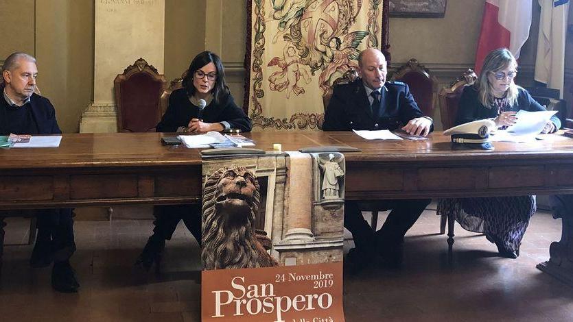 Vie chiuse e pilomat su Quaranta vigili urbani pattuglieranno il centro