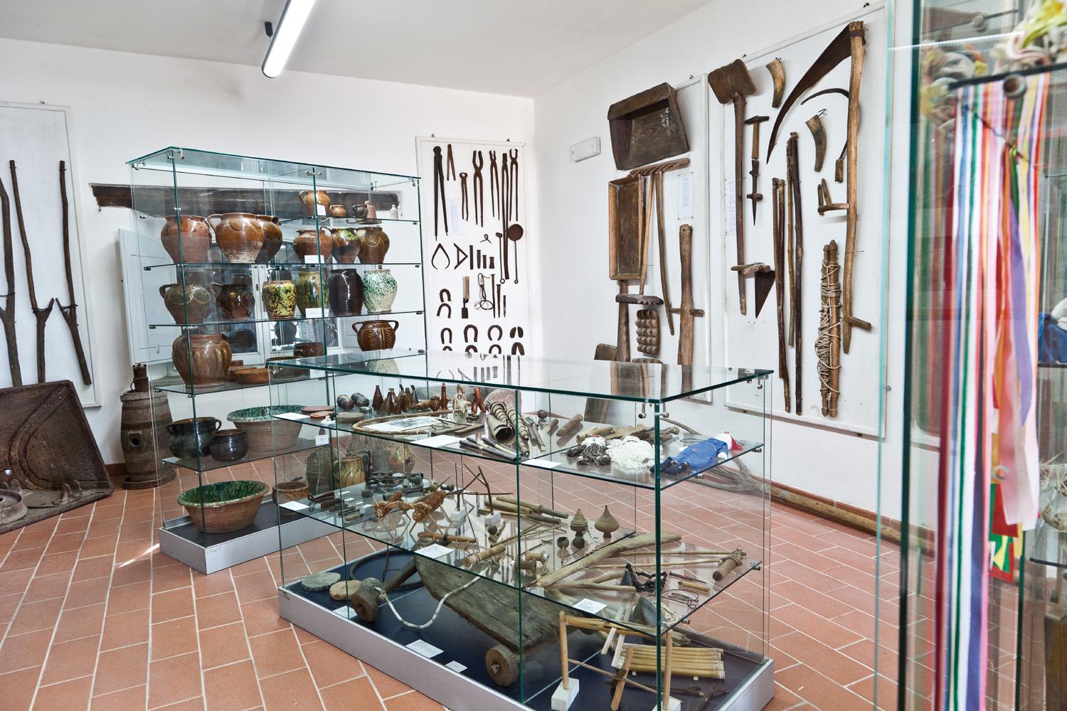 Una delle sale del museo etnografico di Santa Caterina di Roccalbegna