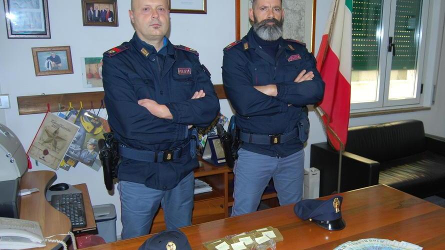 Market della droga in una casa di Marina di Cecina: «Spacciavano hashish ai ragazzini»