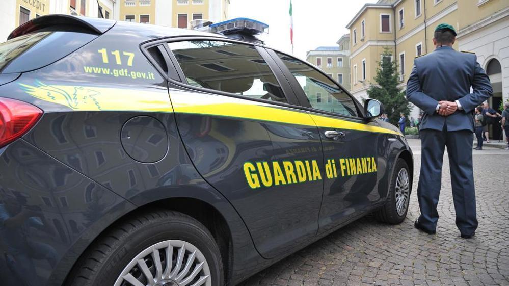 Una pattuglia della Guardia di Finanza