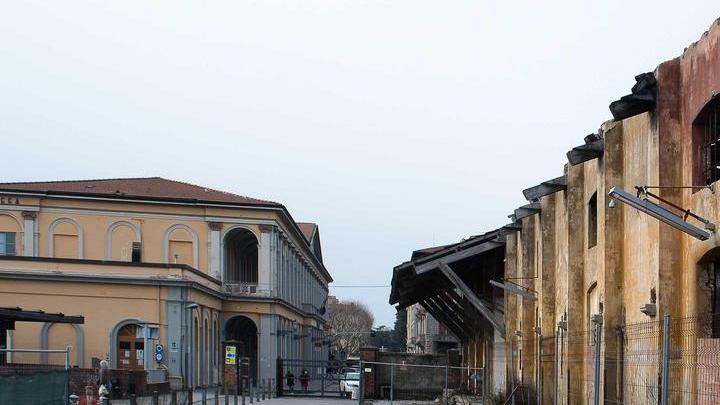 Rischio dispersione di fibre d’amianto dai tetti dell’ex scalo