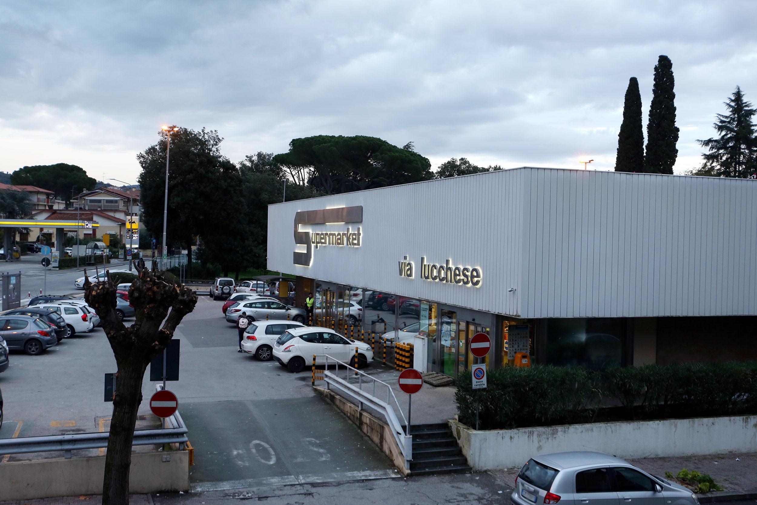 L'Esselunga di via Lucchese