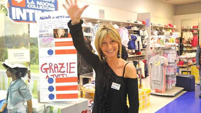 Fioccano i cartelli per chiedere voti