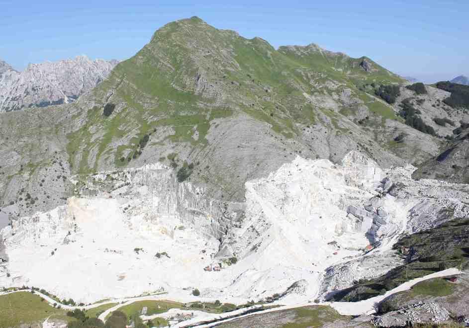 Piano cave, «estrazione ridotta e tutela di ambiente e lavoratori» 