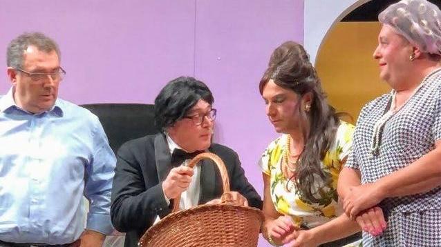 La commedia dialettale ha riempito il teatro