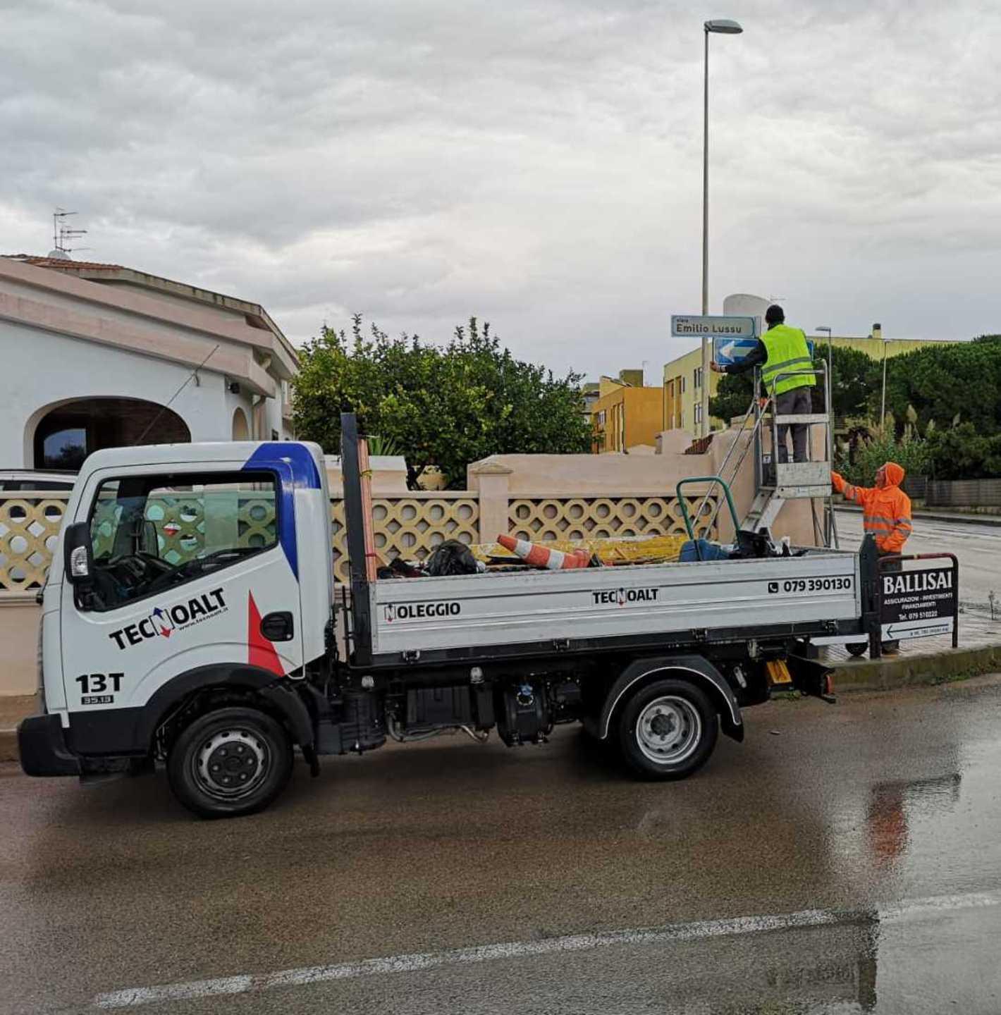 Via Lussu e Pertini, nuovi segnali