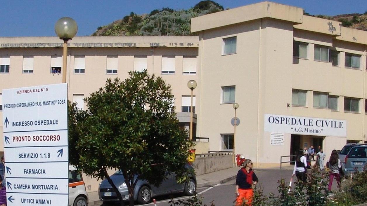 Bosa, l’assenza del pediatra punta di una sanità malata