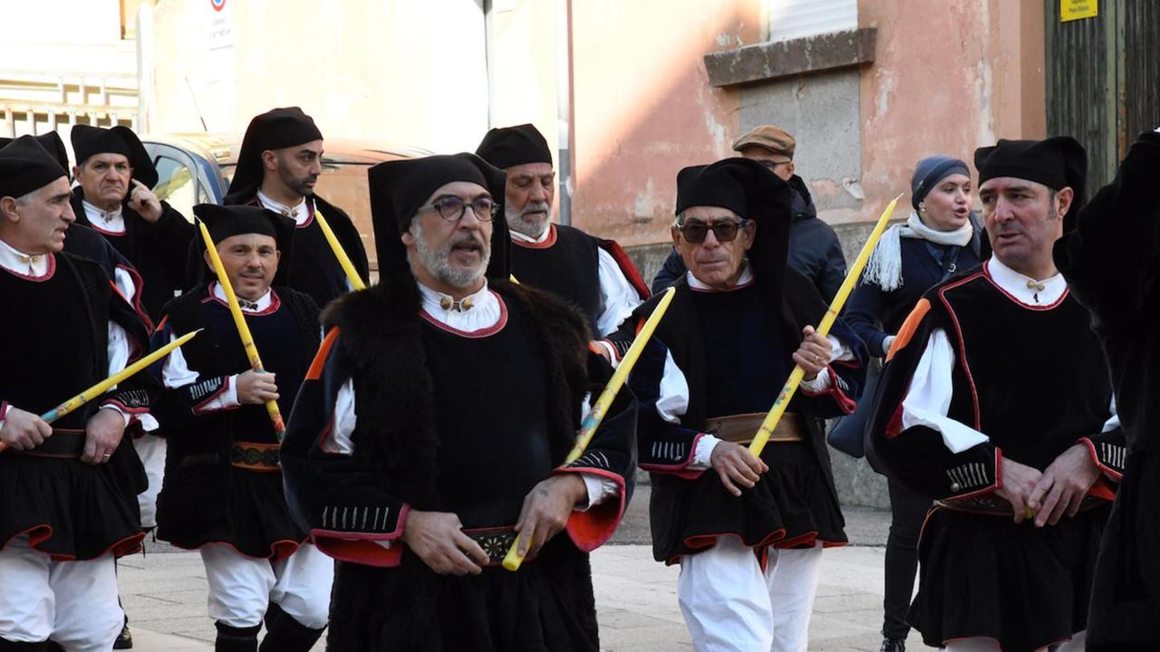 Folla alla festa delle Grazie «Attenti all’uso dei social»