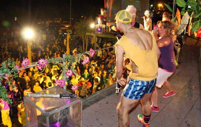  Discoteca dichiara guerra al caro-benzina 